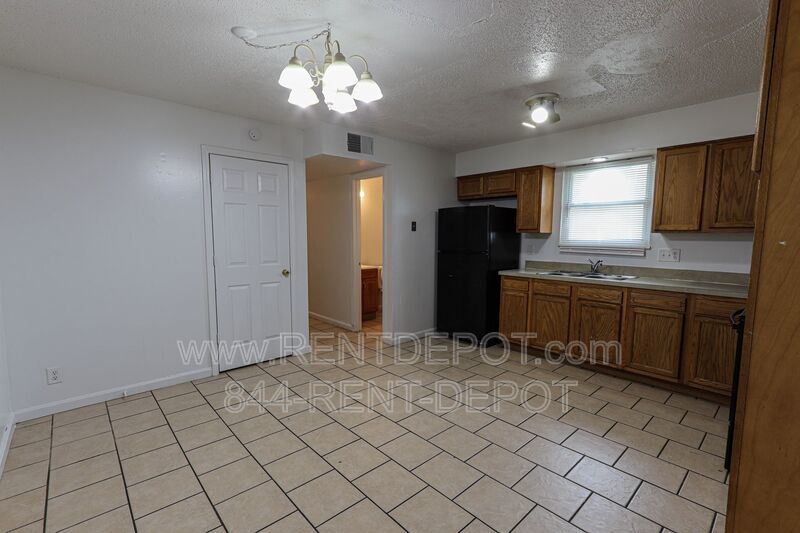 Newly renovated 3-bedroom, 2.5-bath townhome property image