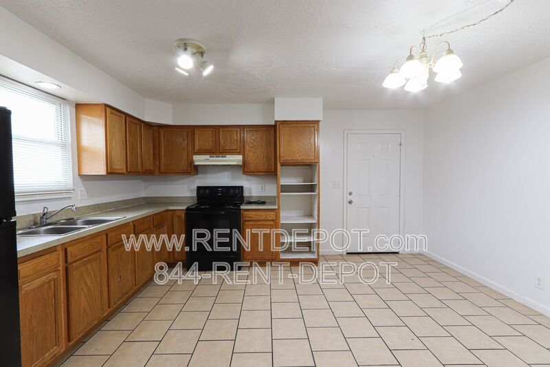 Newly renovated 3-bedroom, 2.5-bath townhome property image