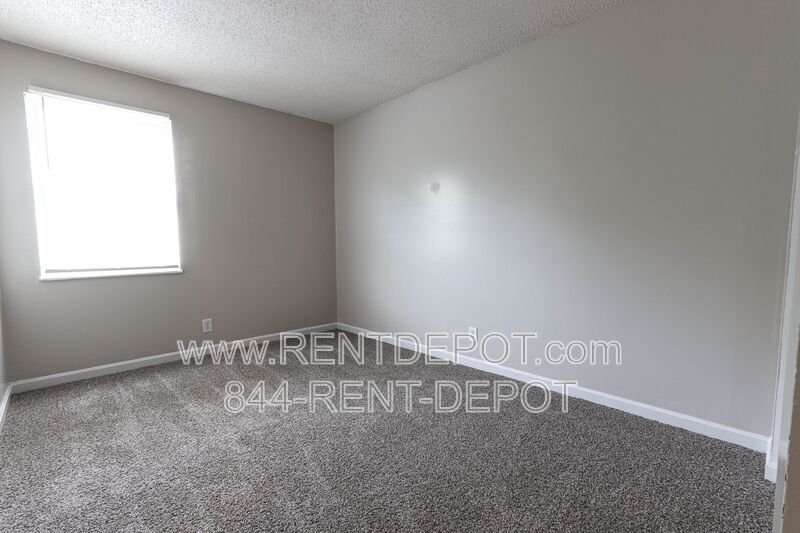 Newly renovated 3-bedroom, 2.5-bath townhome property image