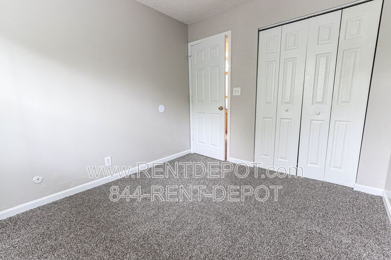 Newly renovated 3-bedroom, 2.5-bath townhome property image