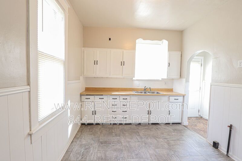 4 bedroom 1 bath property image