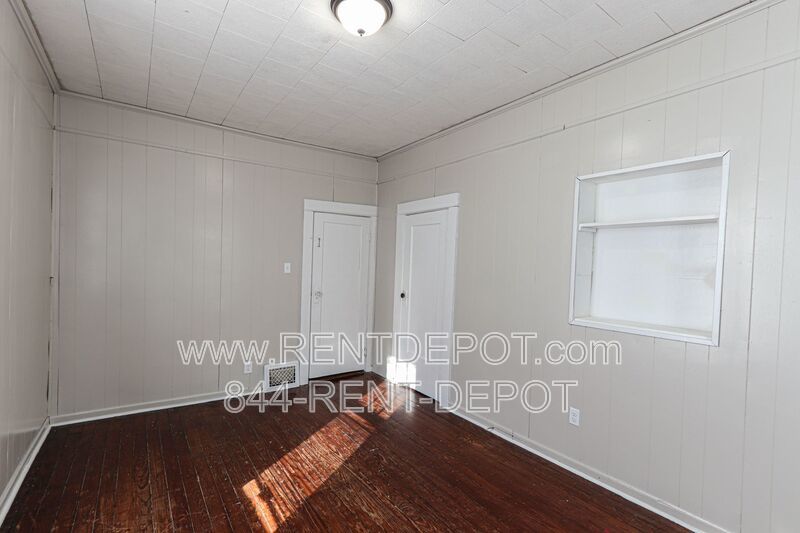 4 bedroom 1 bath property image