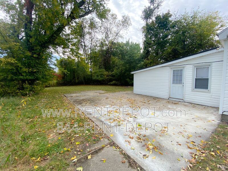 Updated 3 Bedroom, 1 Bath Home with Spacious Backyard – Available Now property image