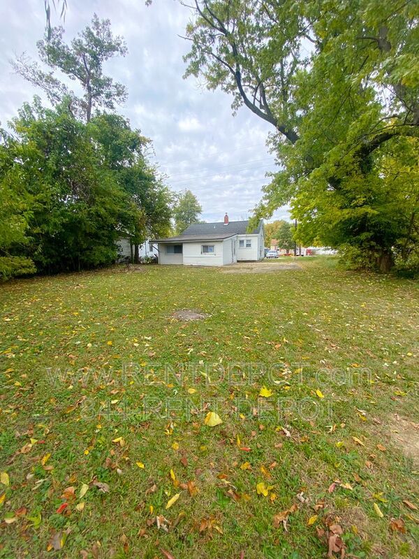 Updated 3 Bedroom, 1 Bath Home with Spacious Backyard – Available Now property image
