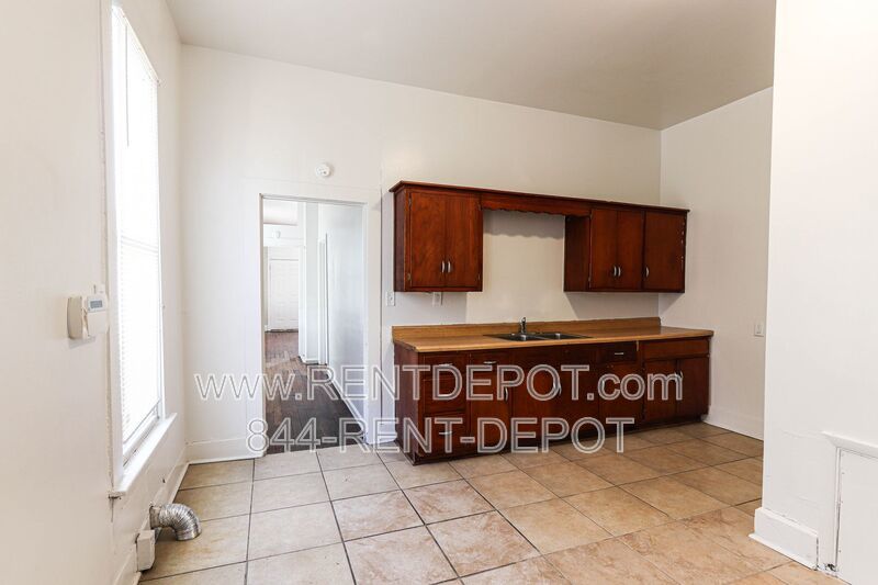 Newly Renovated 1 bedroom House ***Not Section 8 Approved*** property image