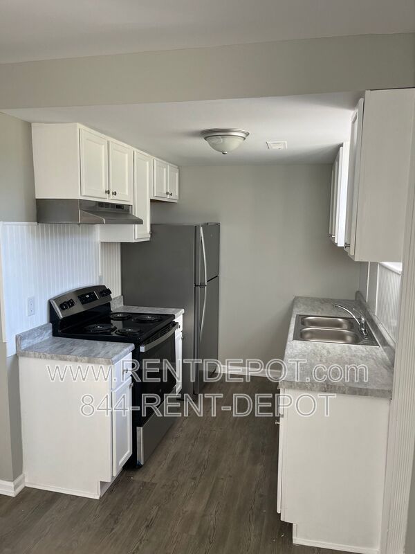 3 bedroom 1.5 bath Townhouse property image