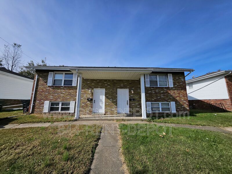 3 bedroom 1.5 bath Townhouse property image