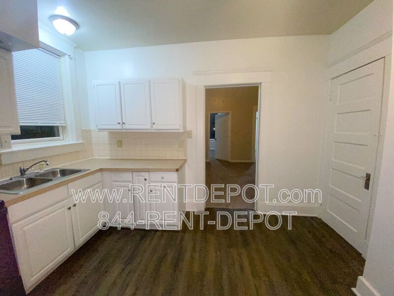 4 bedroom, 2 bath property image