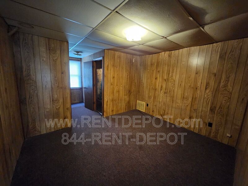 Ground-floor 1-bedroom, 1-bath apartment property image