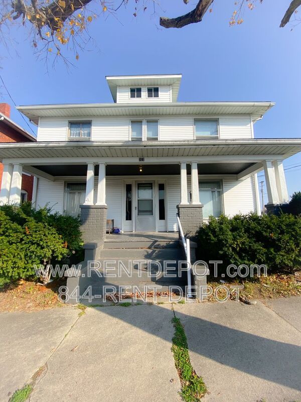 Remodeled 1-bedroom, 1-bath apartment property image