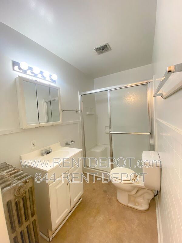 Remodeled 1-bedroom, 1-bath apartment property image