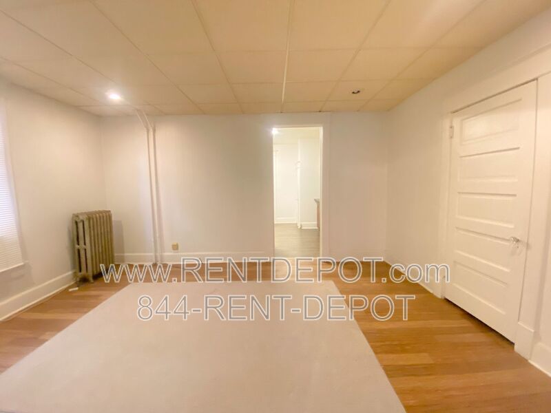 Remodeled 1-bedroom, 1-bath apartment property image