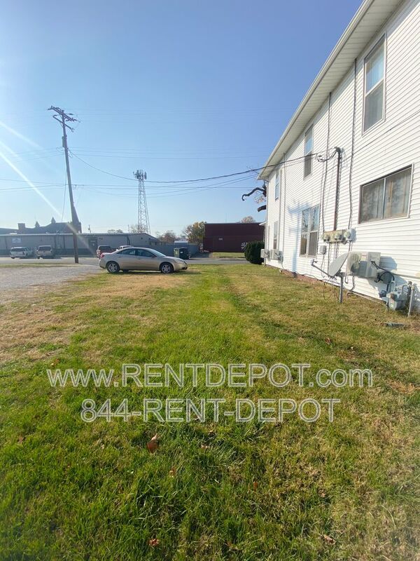 Remodeled 1-bedroom, 1-bath apartment property image