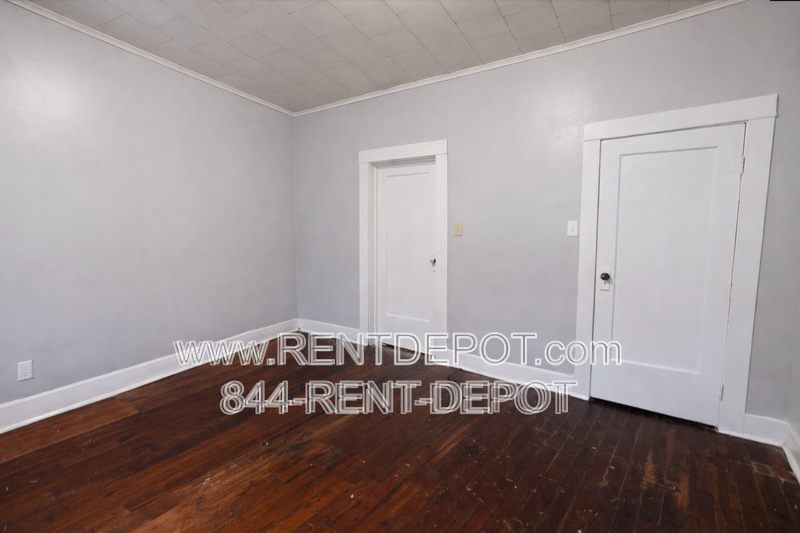 4 bedroom 1 bath with garage property image