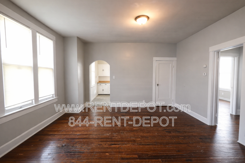 4 bedroom 1 bath with garage property image