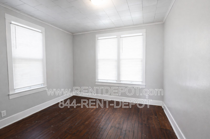 4 bedroom 1 bath with garage property image