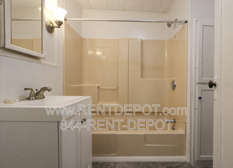 4 bedroom 1 bath with garage property image