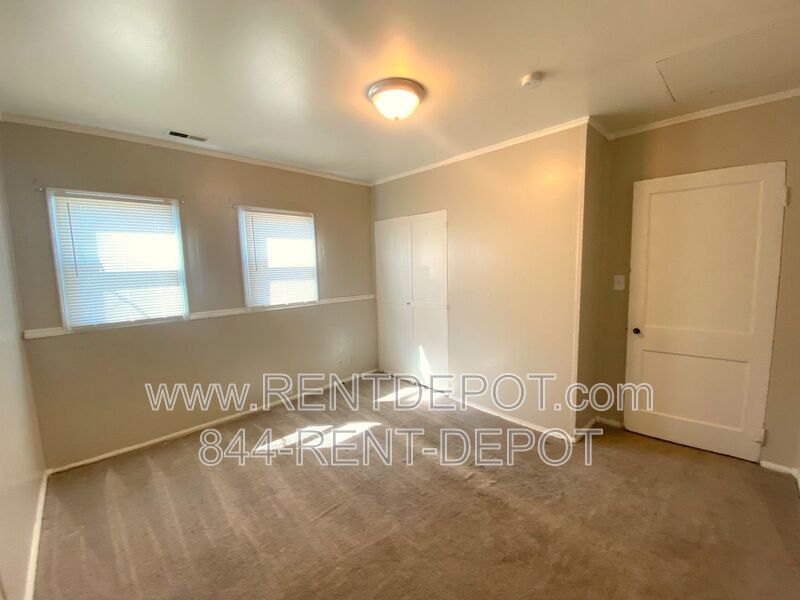 Remodeled 2 Bedroom Duplex w/ Backyard property image