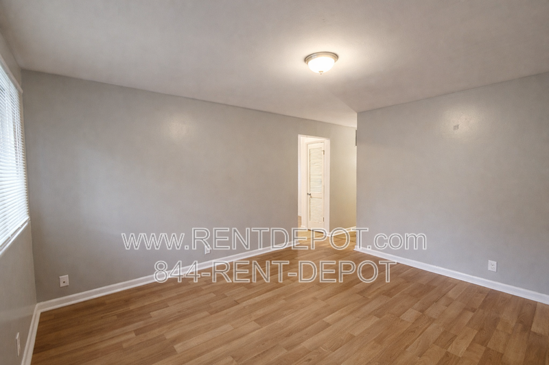 newly renovated 3-bedroom, 1-bath duplex property image