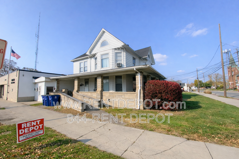 Ground-floor 1-bedroom, 1-bath apartment property image