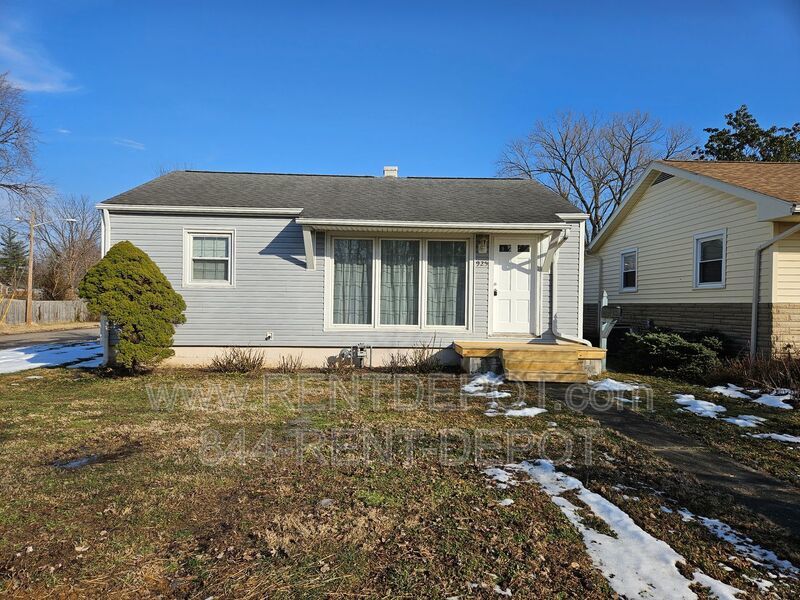 Newly Remodeled 2 Bedroom Home with Detached Garage – Move-In Ready! property image