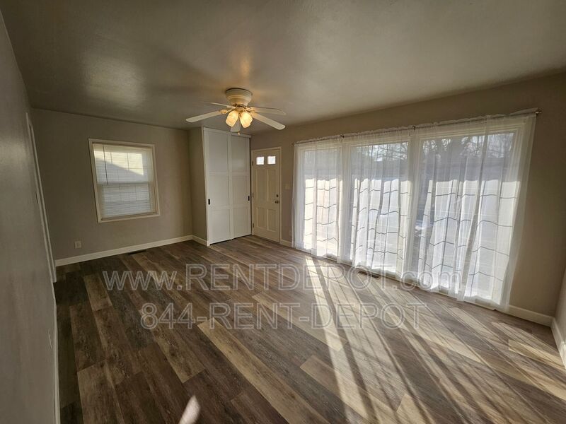 Newly Remodeled 2 Bedroom Home with Detached Garage – Move-In Ready! property image