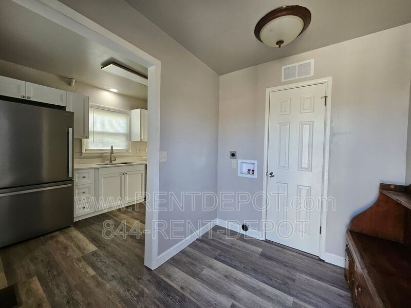 Newly Remodeled 2 Bedroom Home with Detached Garage – Move-In Ready! property image