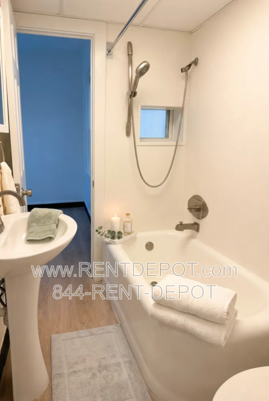 Free Applications this week! Haynies Corner Arts District, Remodeled Unit! Haynies Corner Arts District, Remodeled Unit! property image