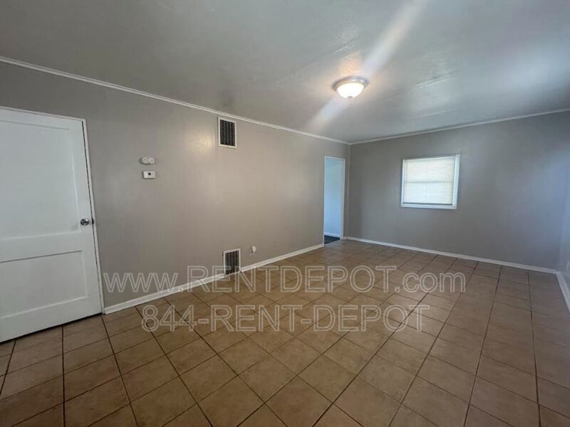 Updated 3 bedroom/1 bathroom house property image