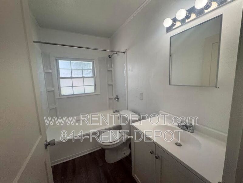 Updated 3 bedroom/1 bathroom house property image