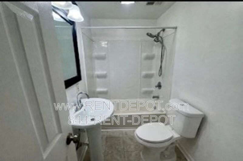 Quiet and Charming 2 bedroom 1 bath home. property image