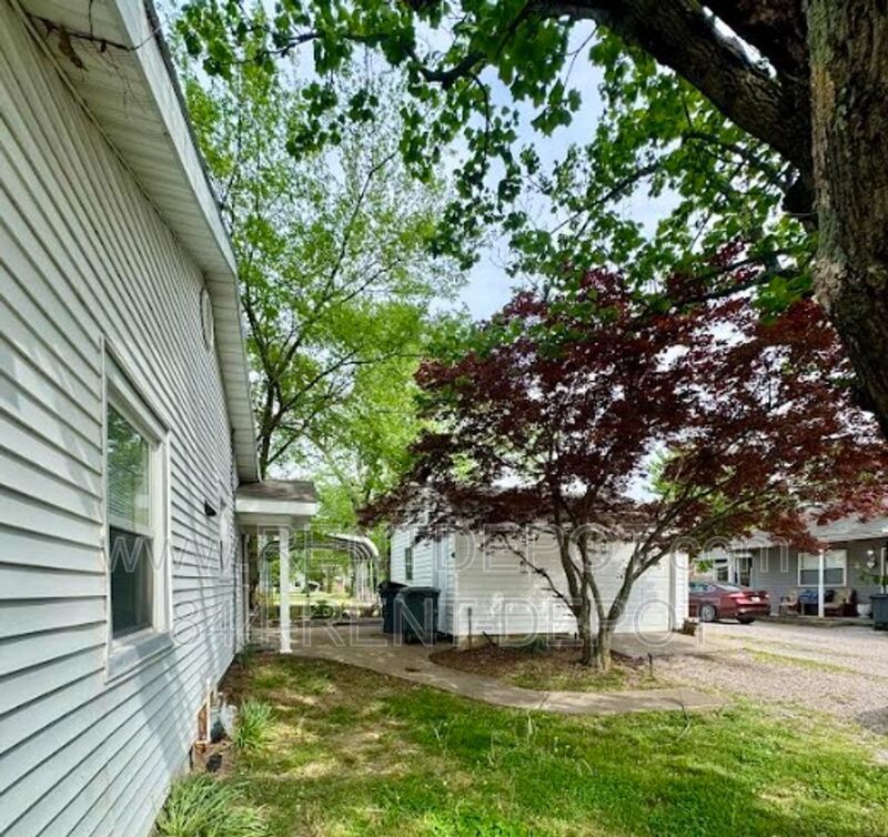 Quiet and Charming 2 bedroom 1 bath home. property image