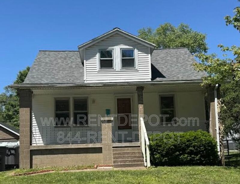 2 Bedroom Home with Basement & Bonus Space property image