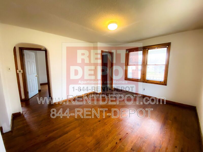 2 Bedroom Home with Basement & Bonus Space property image