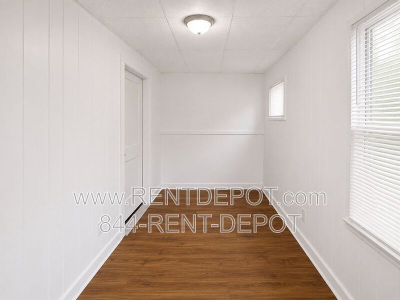 $150 off first month's rent and Free applications this week! Pets Allowed, Cozy 1-bedroom, 1-bath duplex property image