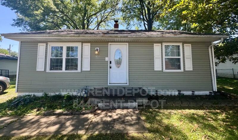 Move-In Ready 4 Bedroom, 2 Bath Rental property image