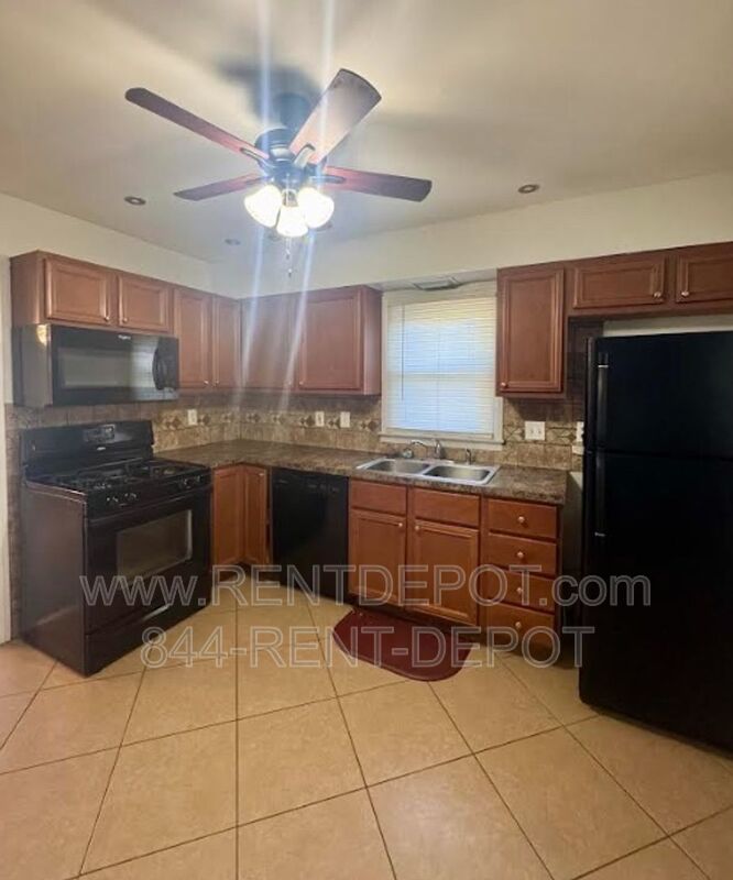 Move-In Ready 4 Bedroom, 2 Bath Rental property image
