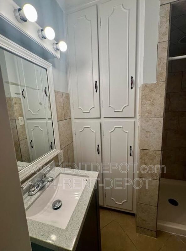 Move-In Ready 4 Bedroom, 2 Bath Rental property image