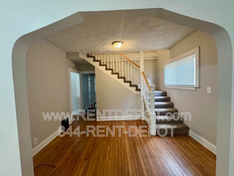 Updated 3 Bedroom/2 Bathroom House For Rent property image
