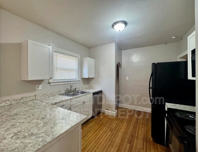 Updated 3 Bedroom/2 Bathroom House For Rent property image