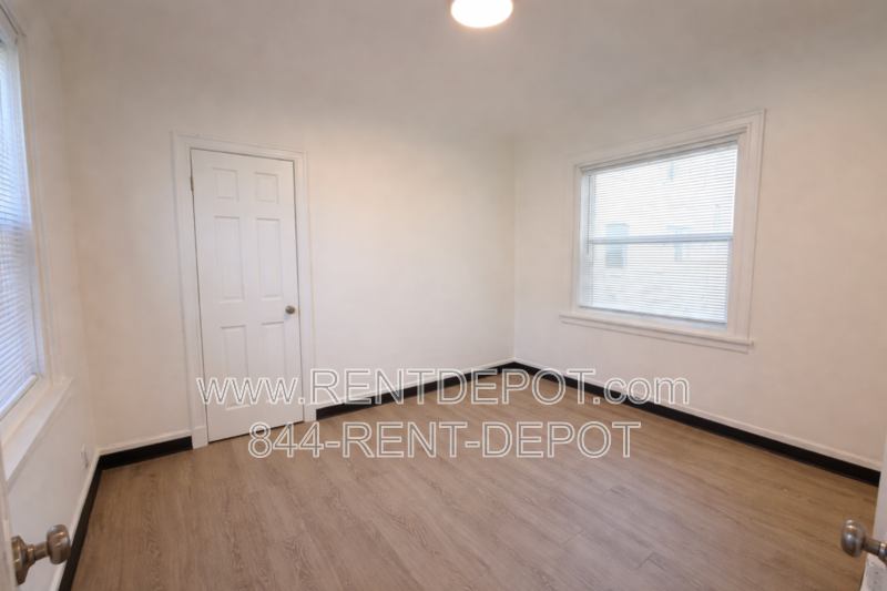 Free Applications this week! Haynies Corner Arts District, Remodeled Unit! Haynies Corner Arts District, Remodeled Unit! property image