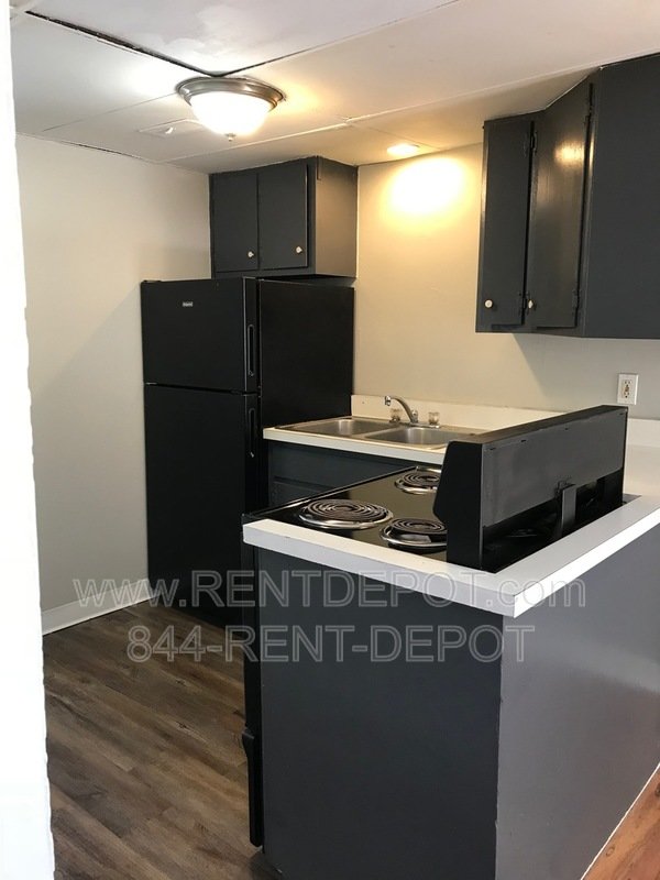 Free Applications this week! All new unit. Quartz countertops, white shaker cabinets, stainless appliances.... property image