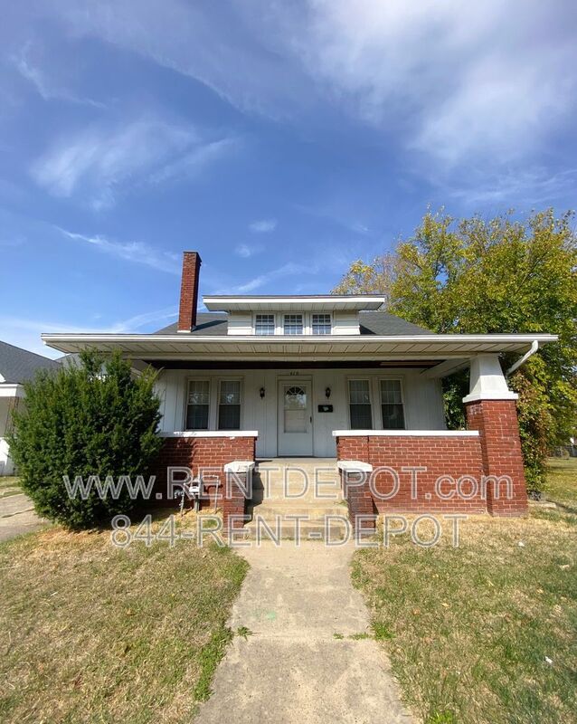 4 bed/2 bath with 3 car garage property image