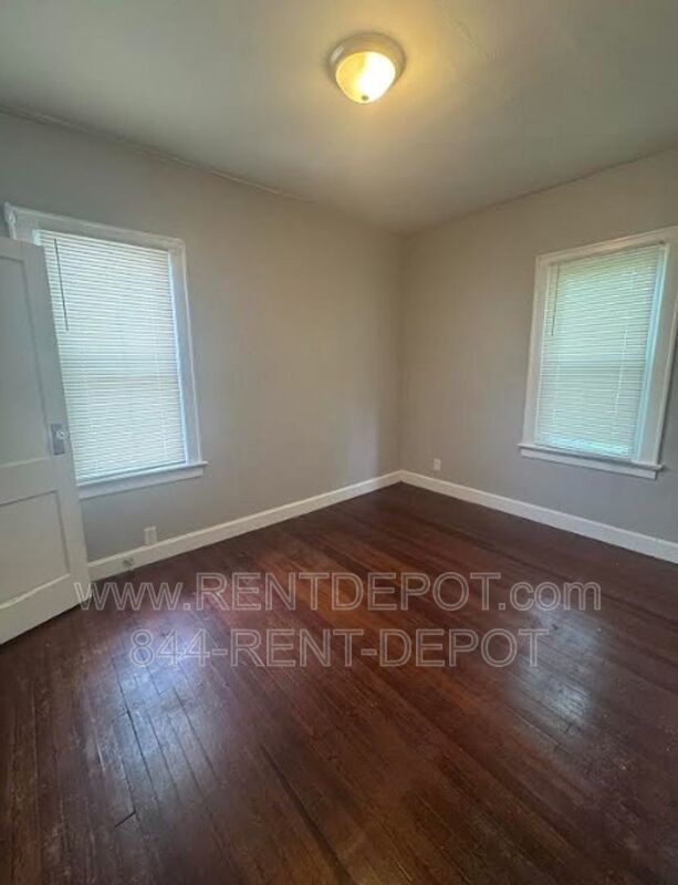4 bed/2 bath with 3 car garage property image