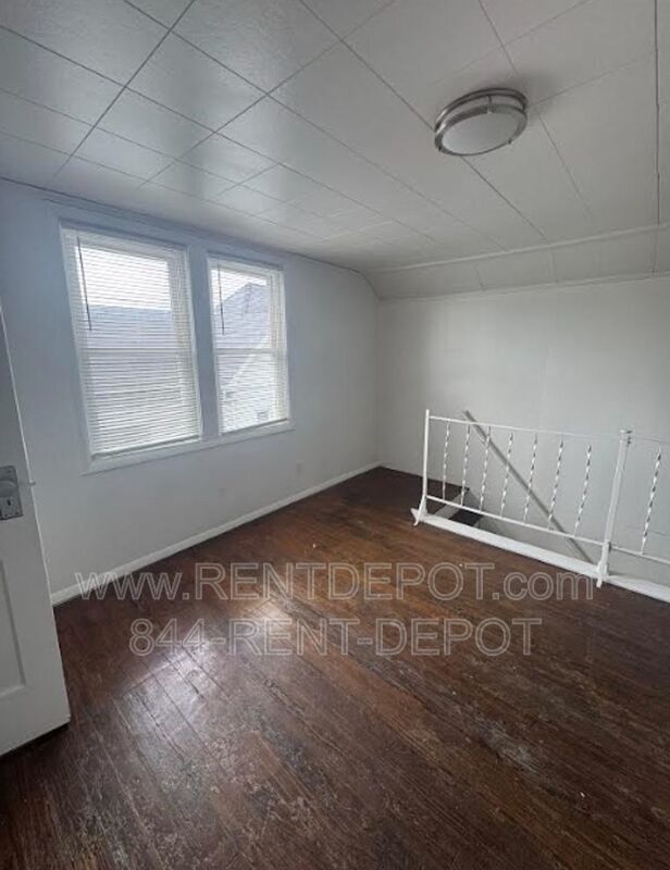 4 bed/2 bath with 3 car garage property image