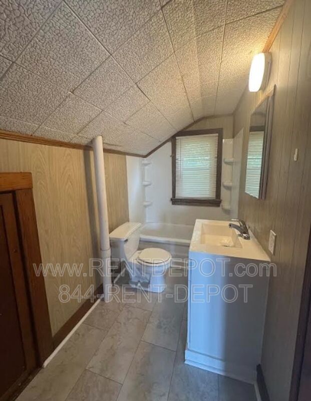 4 bed/2 bath with 3 car garage property image