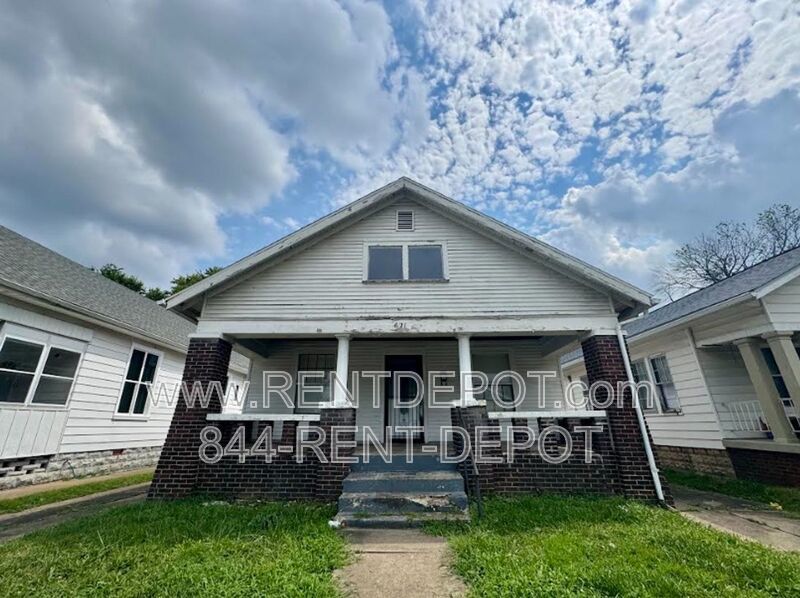 621 Covert Ave property image