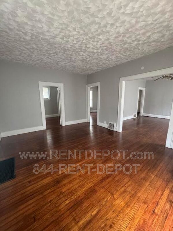 621 Covert Ave property image