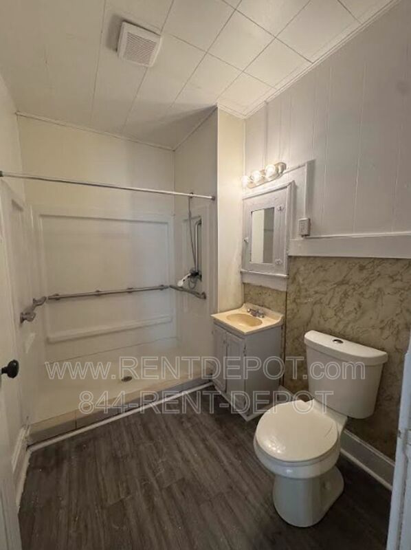 621 Covert Ave property image