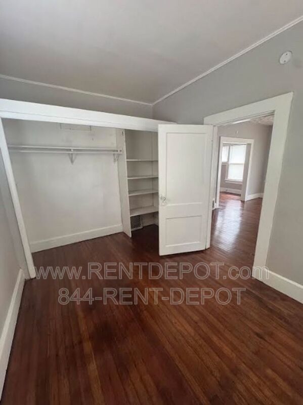 621 Covert Ave property image